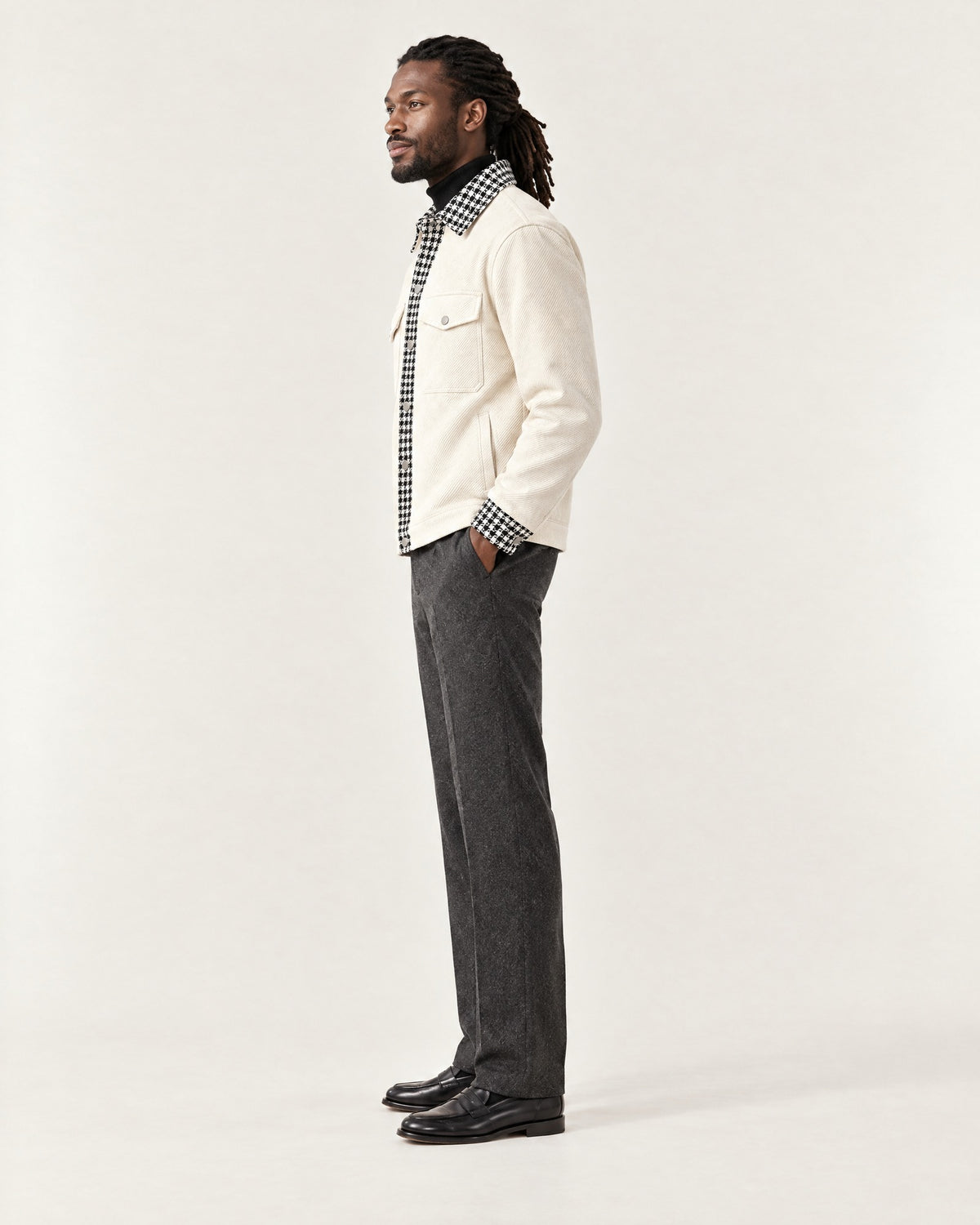 Train Bleu Houndstooth Jacket in Ivory – on model, side view